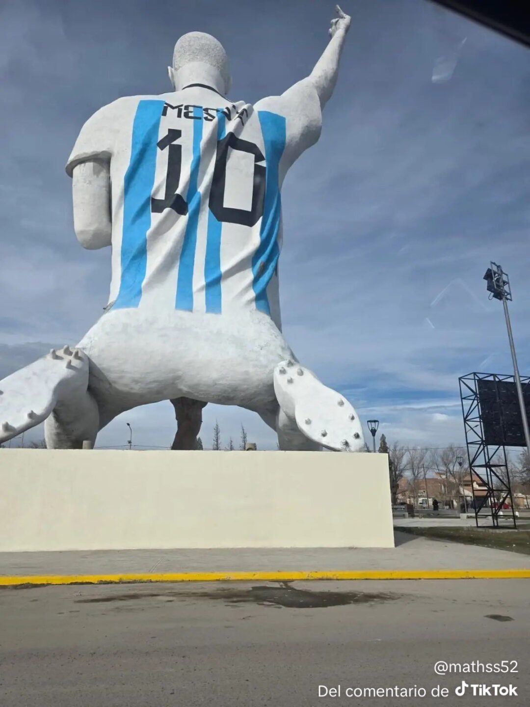 Giant Messi statue unveiled in patagonia, Argentina.
