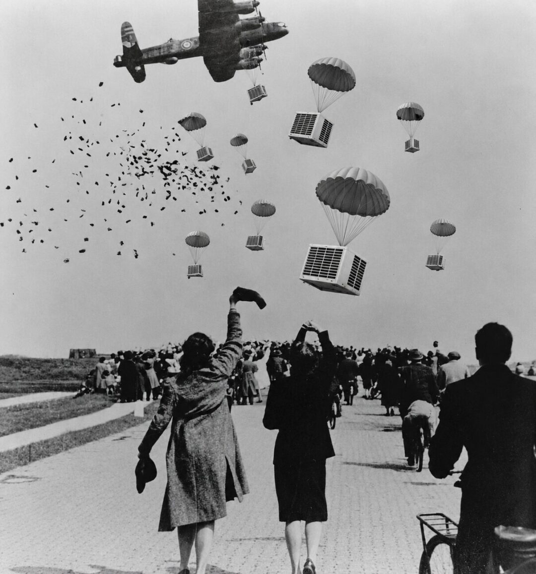 Rare 1944 photo of the Allied “humanitarian cooling mission” over France